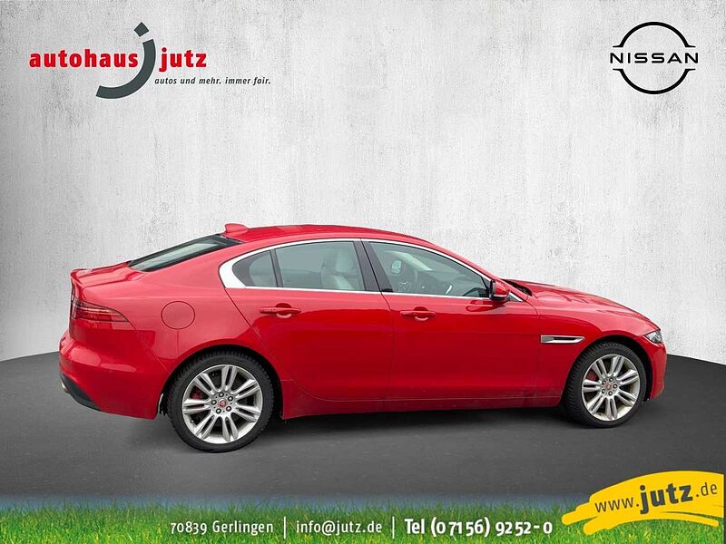 Jaguar XE SE AWD P300 LED 360° Navi Sitzh Tempo DAB