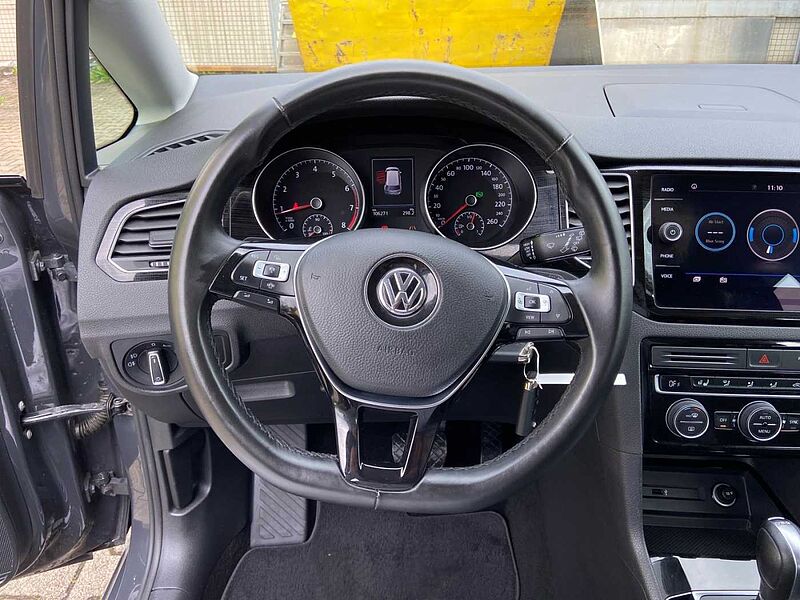 Volkswagen Golf Sportsvan VII Highline Einpark Navi Sitzh