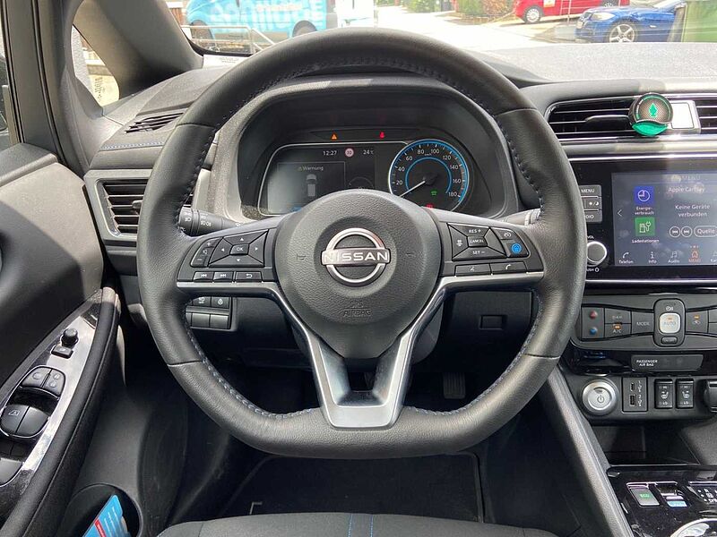 Nissan Leaf N-Connecta 40kWh LED Navi 360° Sitzh