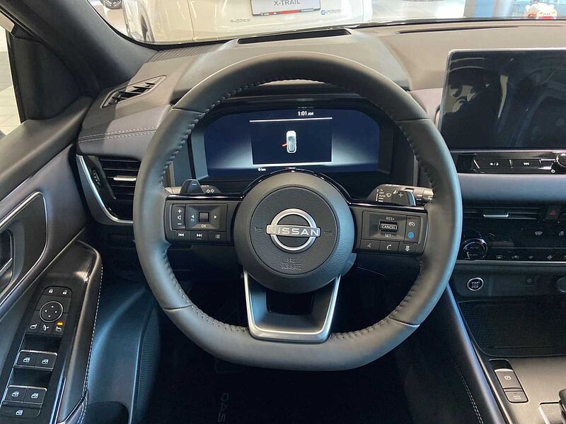 Nissan Qashqai Tekna 1.3 DIG-T 4x4 Xtronic HUD 360° Navi