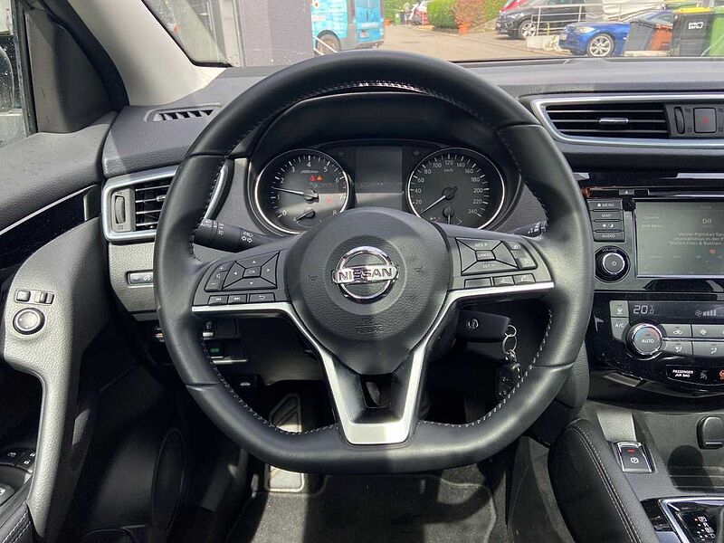 Nissan Qashqai N-Way *PANO*SHZ*EPH*NAVI*BT*360*CARPLAY