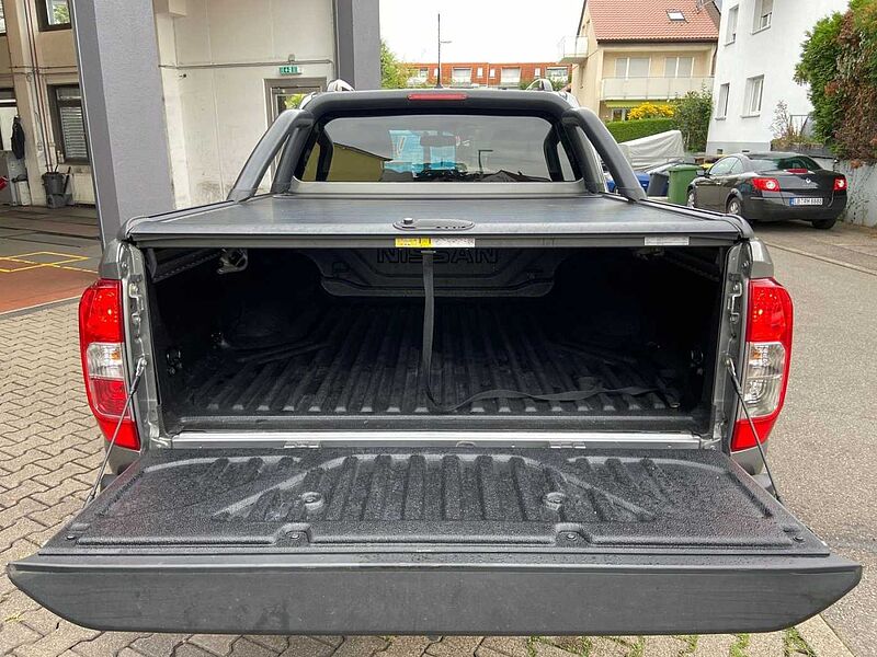 Nissan Navara NP300 N-Guard Double Cab 4x4