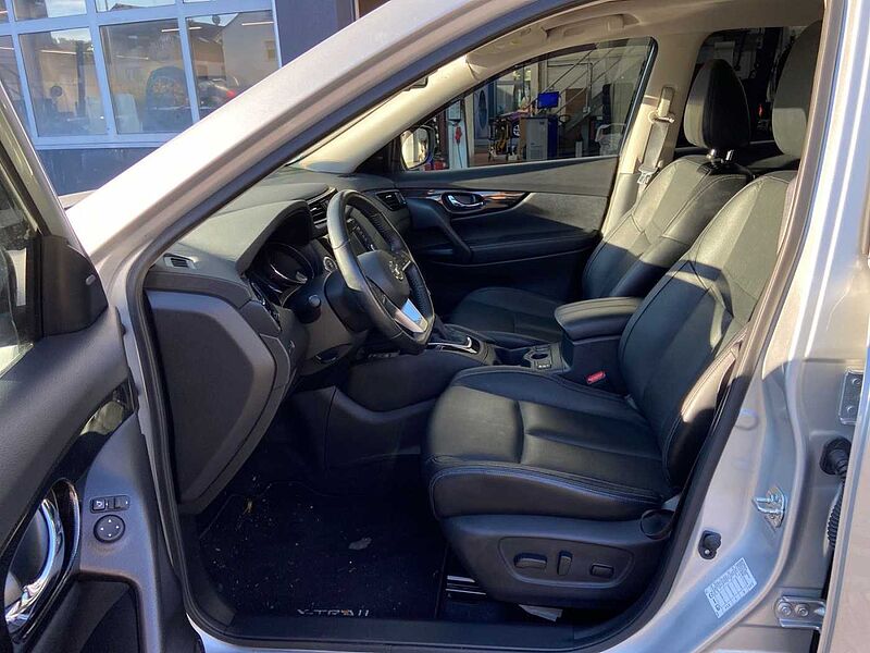 Nissan X-Trail 1.3 DIG-T Tekna 4x2 360° Pano Navi Sitzh