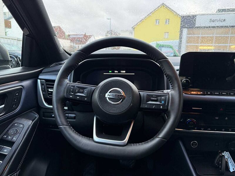 Nissan Qashqai 1.3 DIG-T Tekna+ X-Tronic BOSE HUD Pano