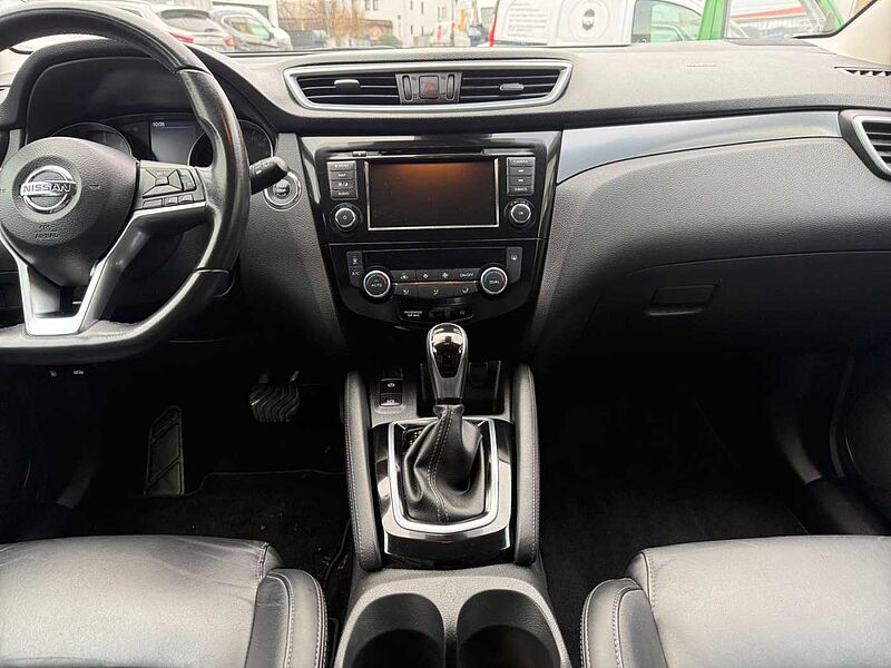 Nissan Qashqai 1.3 DIG-T DCT Akari AHK Navi 360° Pano