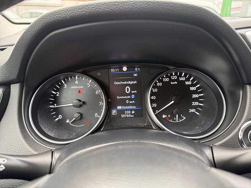 Nissan Qashqai 1.3 DIG-T DCT Akari AHK Navi 360° Pano